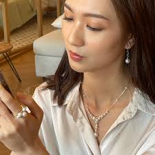 Bubbles Pearl & Diamond Necklace