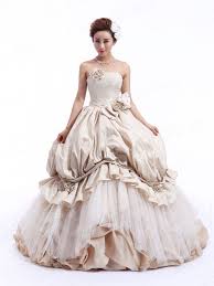 カラードレス プリンセスライン 高級なタフタ素材 可愛いリボン クリスタル ラインストーン シャンパン色 jwlt14026 価格 70 200 ガウン ガーデンウェディングドレス キンセアネーラドレス