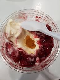 The Hollow Space In My Costco Very Berry Sundae R Mildlyinfuriating