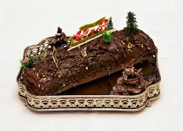 At christmas time that means plates of delicious: Yule Log Cake Wikipedia