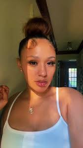 Laura Remley's Instagram, Twitter & Facebook