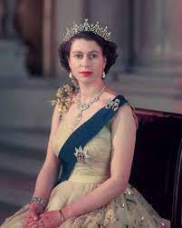 Her Majesty The Queen Photographed By Baron Studios November 1953 National Portrait Gallery Queen Elizabeth Portrait Elizabeth Ii Young Her Majesty The Queen