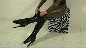 A latex bodysuit should be skintight. Full Body Latex Suit Looks So Hot On That Gracious Lady
