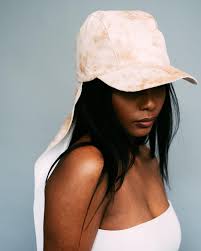 Frequently asked questions about fresque femme a casquette. Facee Tu Es Plutot Casquette Fleurie Ou Casquette Uni Facebook