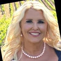 Kim Moorman's Instagram, Twitter & Facebook