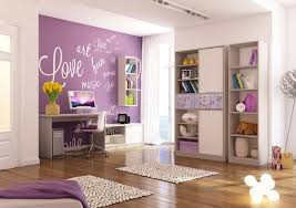 Il letto qui è completato da due librerie e da una testiera con scaffalatura, tutto in bianco. 38 Idee Originali Per Camerette Moderne Per Ragazze Mondodesign It Design Della Camera Da Letto Camerette Camere Viola