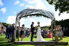 A Relaxed Garden Soiree Wedding In Kiama Sydney Wedding Garden Wedding Wedding Modern