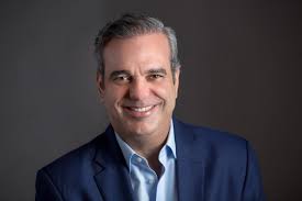 Luis Abinader @PRM_Oficial en el foro Compromiso Con Santiago 2020