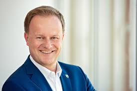 Robert Niedergesass Besucht Freie Schule Glonntal In Baiern