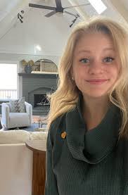 Greetings from KANSAS CITY 🏈 🌻 ♥️ Hello everyone my name is Maeve and I'm  your expert for Kansas City! Licensed in both KS and MO- I will work HARD  TO GET