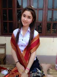 สไบรอง ทองแถบ แนบสองไหล ตาดำน ยน ใกล ค ว ผ วขาวผ อง น าหย กเหล อ เน อแก ม ย มแย มมอง งามนวลน อง ต องตาน าร กจร ง http t co sgwrkznaqm สไตล แฟช น