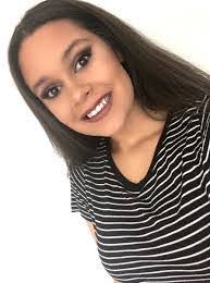 Daisy Kellogg's Instagram, Twitter & Facebook