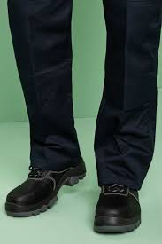 Deltaplus safety shoes are also reinforced with steel tips to make them more solid to offer extra protection. Delta Plus Simon Jersey