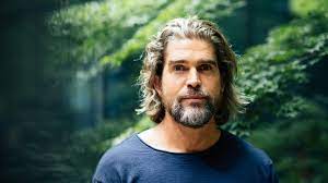 Sein vater gründete das familienunternehmen 1991 gemeinsam mit einem partner. Nils Glagau Im Interview Als Der Dhdl Juror Im Kloster Lebte Stern De