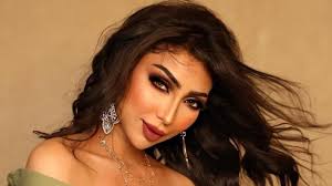 دنيا بطمة وغيرها من النجمات لجأن إلى عمليات التجميل لتغيير جمالهنّ وللحصول على الجمال المثالي. Kngnp0seswwrlm