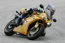 Thankfully, the rain lasted only long enough for me to give the bike a good, close going over. Buyer Guide Triumph Daytona 675 Visordown