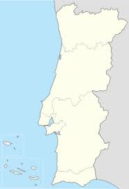 Algarve güzel kumlu plajlara ve engebeli kayalıklara sahiptir ve madeira ve azores'in iki atlantik takımadası vardır. Portekiz Vikipedi