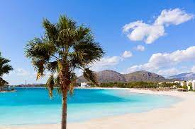 It has an outdoor swimming pool, gardens and terraces. Bahia De Alcudia Los 30 Kilometros De Costa Del Municipio Acogen 20 Playas Y Calas Paradisiacas Muchas De E Best Beaches In Majorca Magaluf Beach Majorca