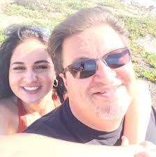 This hike leads to a 40 foot waterfall in Thousand Oaks >  https://californiawanderland.com/paradise-falls-trail/