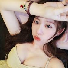 冰肌👉雖然不痛，可是效果很無感亞歷山大👉最痛，效果最好，但敷麻還是痛到靠杯海神👉不用敷麻，痛感可以接受（類似橡皮筋彈到）  最後我是買海神的療程👉儷芯婦產科（女醫師）