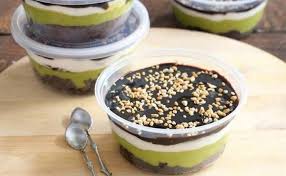 Rebus puding dengan menggunakan api sedang sampai mendidih, jangan lupa sambil diaduk ya agar puding menjadi lembut. 10 Resep Cara Membuat Puding Buah Segar Segar Dan Sehat
