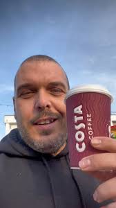 Grabbed a costa with Adam Alderman small man problems 🤣 #funny  #funnymoments #costa #costacoffee #dwarfs #funnyvideo #mustofbeenheavy  #viral #viralvideo