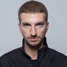 Alex Banks's Instagram, Twitter & Facebook