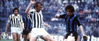 Legò il suo nome principalmente alla juventus, squadra in cui militò per oltre un decennio in qualità di stopper, divenendo tra i pilastri di un blocco difensivo — ritenuto tra i migliori della storia dello sport — che lo vide affiancato, a cavallo degli anni 1970 e 1980, a. Wvowmckifyotam