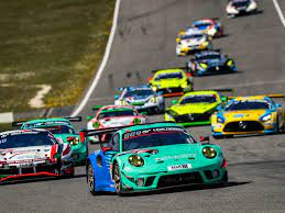 Juni 2021 auf dem nürburgring stattfinden. 24h Nurburgring 2021 Starterliste Und Zeitplan Fur Das 24h Rennen Veroffentlicht