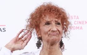 Tratto dallo spettacolo le parole che non vi ho dettoenrico brignano in una delle sue prime interpretazione dello sketch che lo ha reso celebre con i diale. Anna Mazzamauro Il Blogger Giulio Pasqui Chissa Se A Enrico Brignano Chiederanno Di Lei Libero Quotidiano