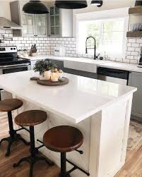 15 Chic Farmhouse Kitchen Design And Decorating Ideas For Fun Cooking Decor It S Farmhouse Kitchen Design Home Decor Kitchen Traditional Small Kitchens