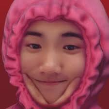 🦞: Miss you a lott!! Superb Ai (Wil)liam. Absurd (The first sentence is  Rome's cit. Liam is often William's Thai nickname. Ai is a wait to call  someone rude but not for