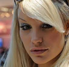 Heute ist die blondine auf fotos von früher kaum wiederzuerkennen. Zack Die Karriere Gina Lisa Lohfink Ist Nicht Mehr Zu Stoppen Welt