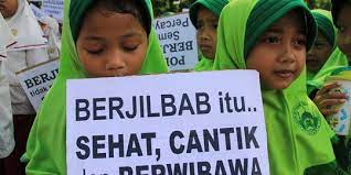 Gambar anak sd nampak memek, gambar sd anak katon pus. Siswa Sd Polwan Berjilbab Itu Sehat Cantik Dan Berwibawa Merdeka Com