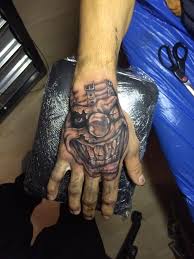Hand Tattoo Clown Tattoo Black And Grey By Ljubomir Brkic Tatuagem De Palhaco Tatuagem Na Mao Tatuagem Sombria