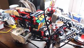 Maybe you would like to learn more about one of these? Diese Lego Roboter Kann Zauberwurfel Losen