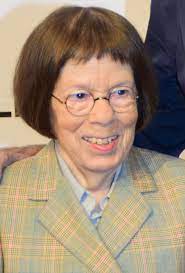 She is most known for her portrayal of billy kwan(male role) in the year of living dangerously(1982). Linda Hunt Wikipedia