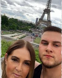 Taylor Crabtree's Instagram, Twitter & Facebook