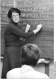 Sigamos transformando el mundo por un mañana mejor. Dia Del Maestro Wikipedia La Enciclopedia Libre