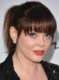 Big curls draw big attention and are a perfect compliment for oval face hairstyles. Oblong Face Shape Hairstyles Long Face Hairstyles Oblong Face Hairstyles Haircut For Big Forehead