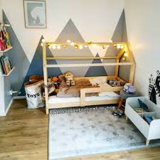 Gribouille Ta Chambre On Instagram Une Jolie Chambre Lit Maison Avec Barrieres De Securite En Bois Naturel Du 60x12 Lit Maison Chambre Lit Jolie Chambre