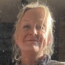 Hannah Wakefield's Instagram, Twitter & Facebook