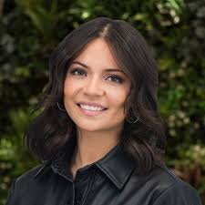 Tanya Downey's Instagram, Twitter & Facebook