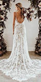 24 Unforgettable Beach Destination Wedding Dresses Wedding Dresses Guide Beach Wedding Dress Destination Best Wedding Dress Designers Wedding Dress Guide
