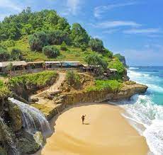 Pantai Banyutibo Pacitan Jawa Timur Pantai Air Terjun Muara