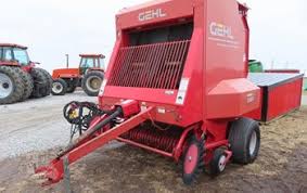 Gehl 2880 Deluxe Baler