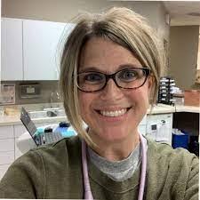 Kari Crouch's Instagram, Twitter & Facebook