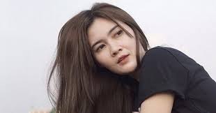 Hallo sobats setia gandamusik, jumpa kembali pada kesempatan kali ini gandamusik akan meneruskan pembahasan dari postingan. Karena Agama Nella Kharisma Jadi Sorotan Netizen Okezone Celebrity