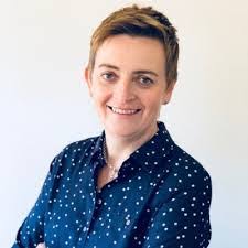 Karen Hoyle's Instagram, Twitter & Facebook