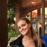 20+ perfiles de «Abril Maciel»